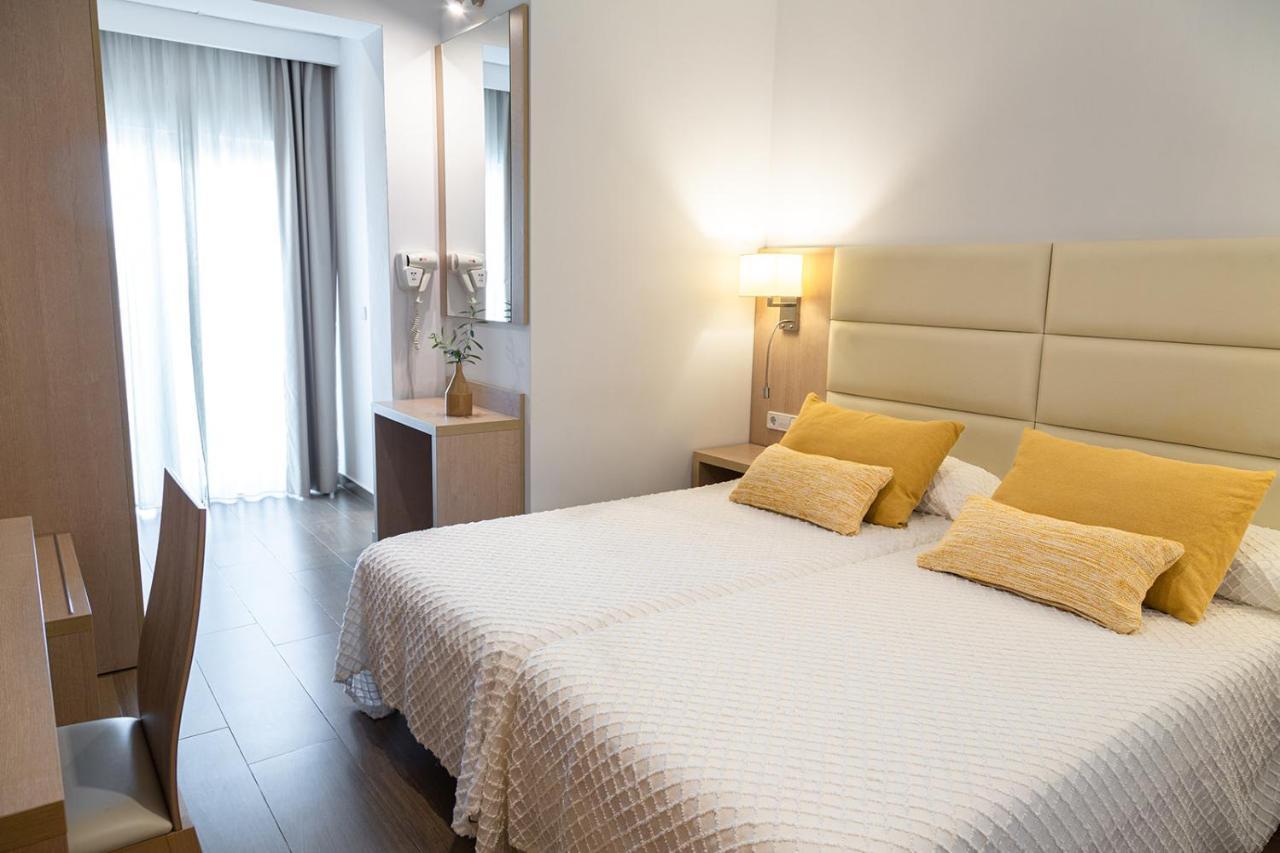 Hostal La Cigueena Portinatx Extérieur photo